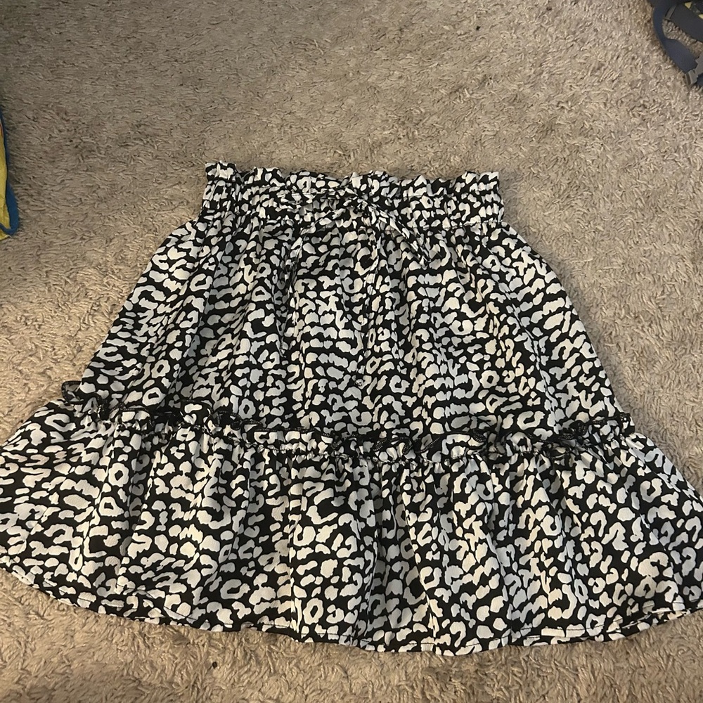 Stylish Black and White Women's Skirt